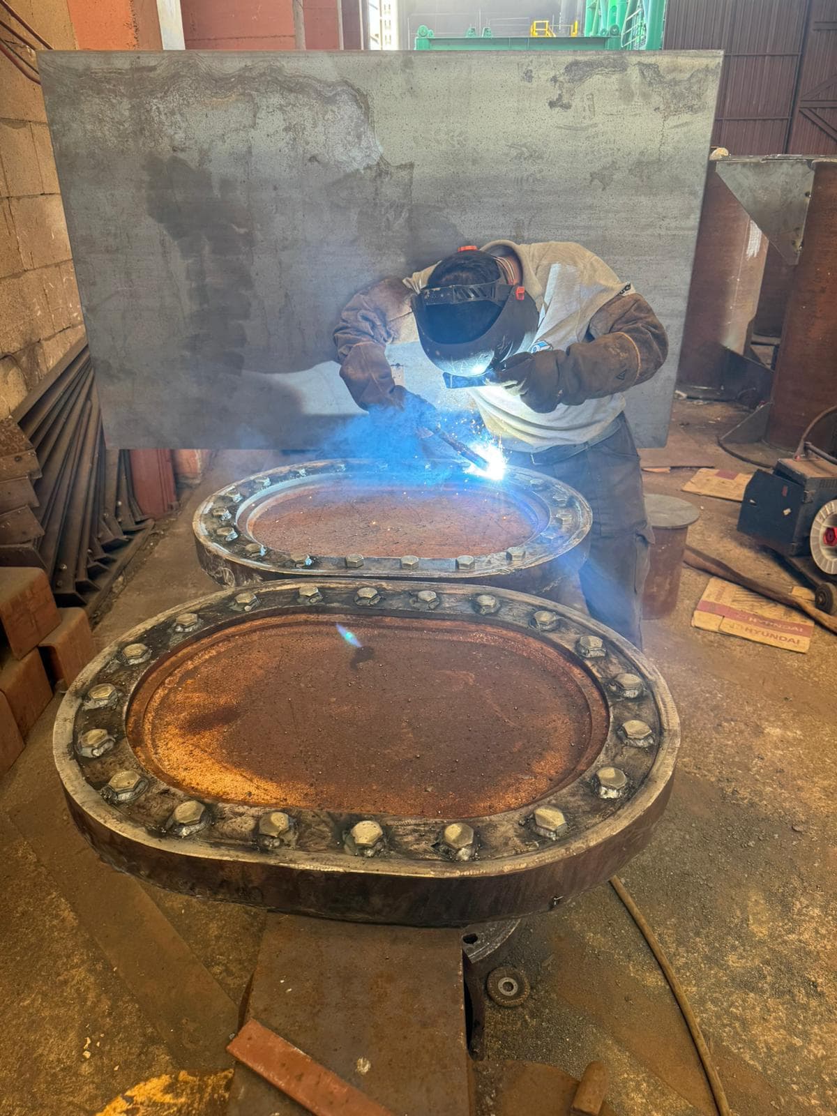 Gemi güverte üstü vinç ve ekipmanların teknik montaj süreci