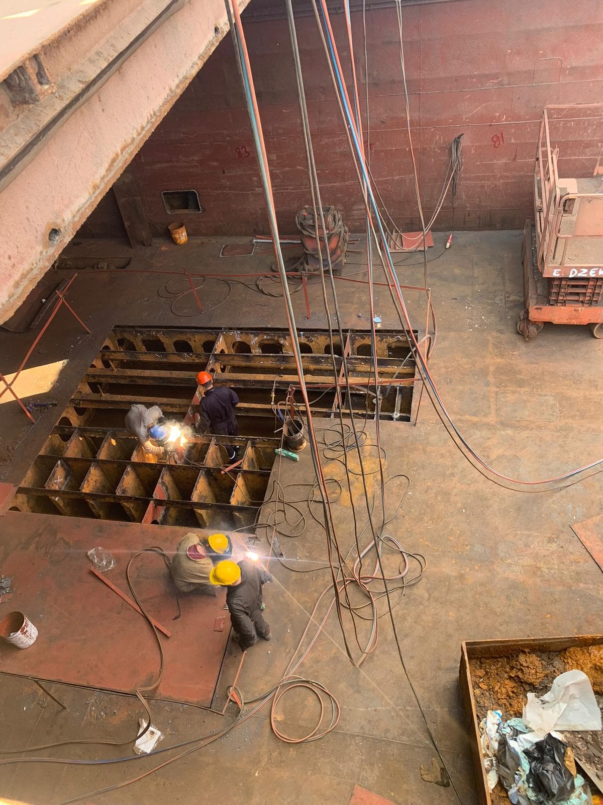 Gemi soğutma sistemi pompaları ve endüstriyel valf revizyonu